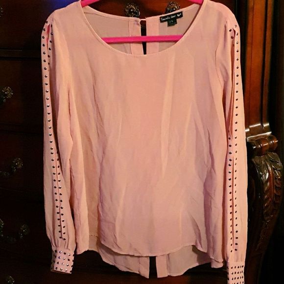 Double Zero Tops - Ladies Blush Nude Studded Split Sleeve Top sz L